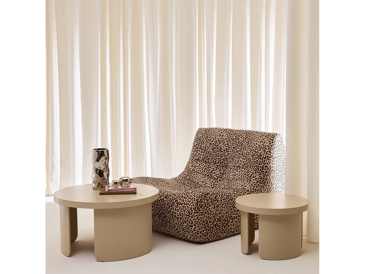 Mesas auxiliares nido redondas, set de 2 beige