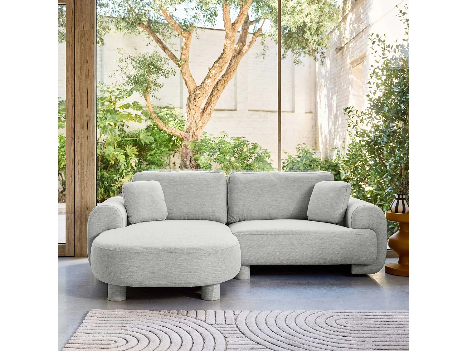 Sofá esquinero izquierdo con patas redondas, 3 plazas gris claro