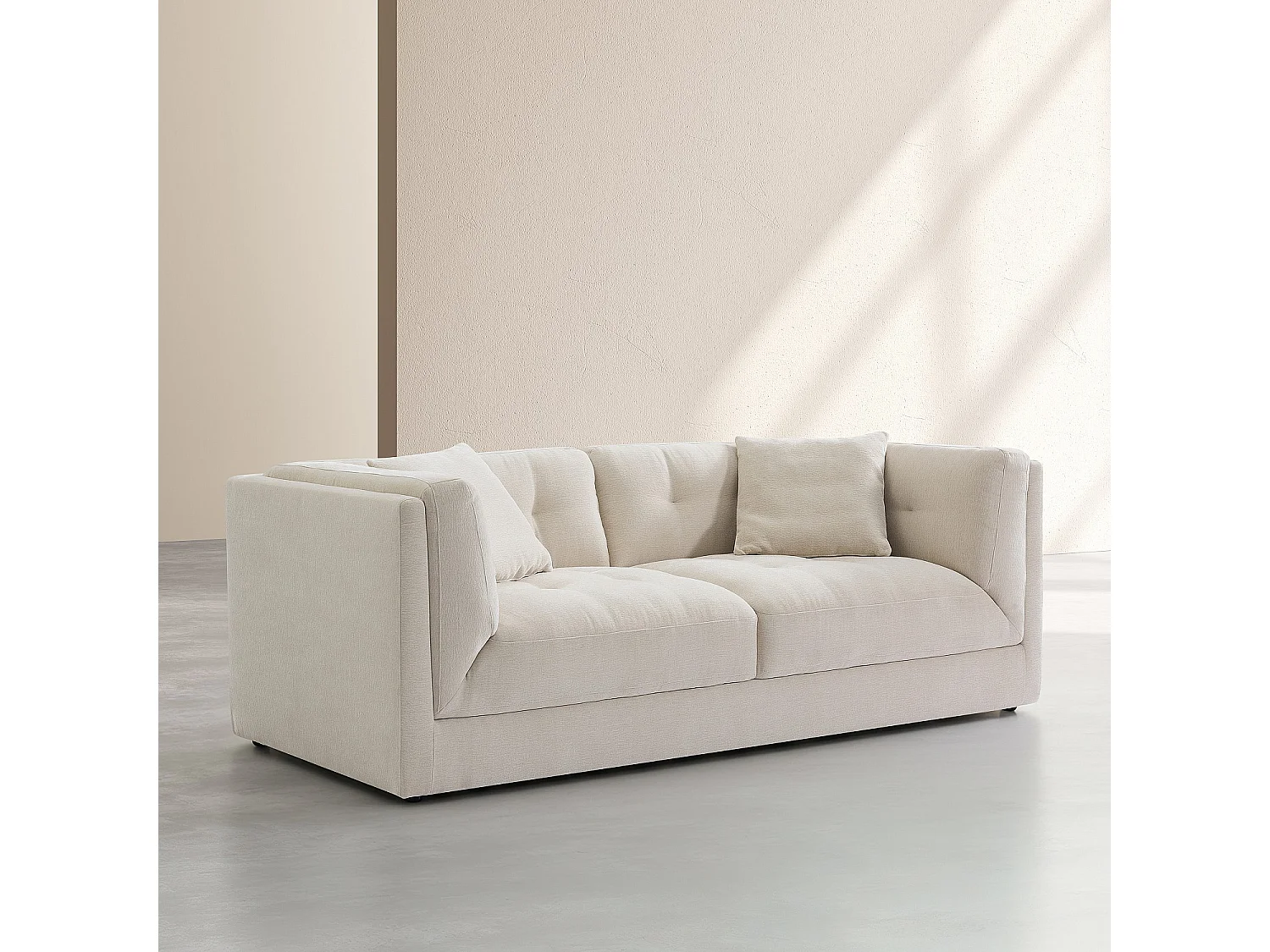 Canapé 3 places capitonné en tissu garni de plumes - Crème