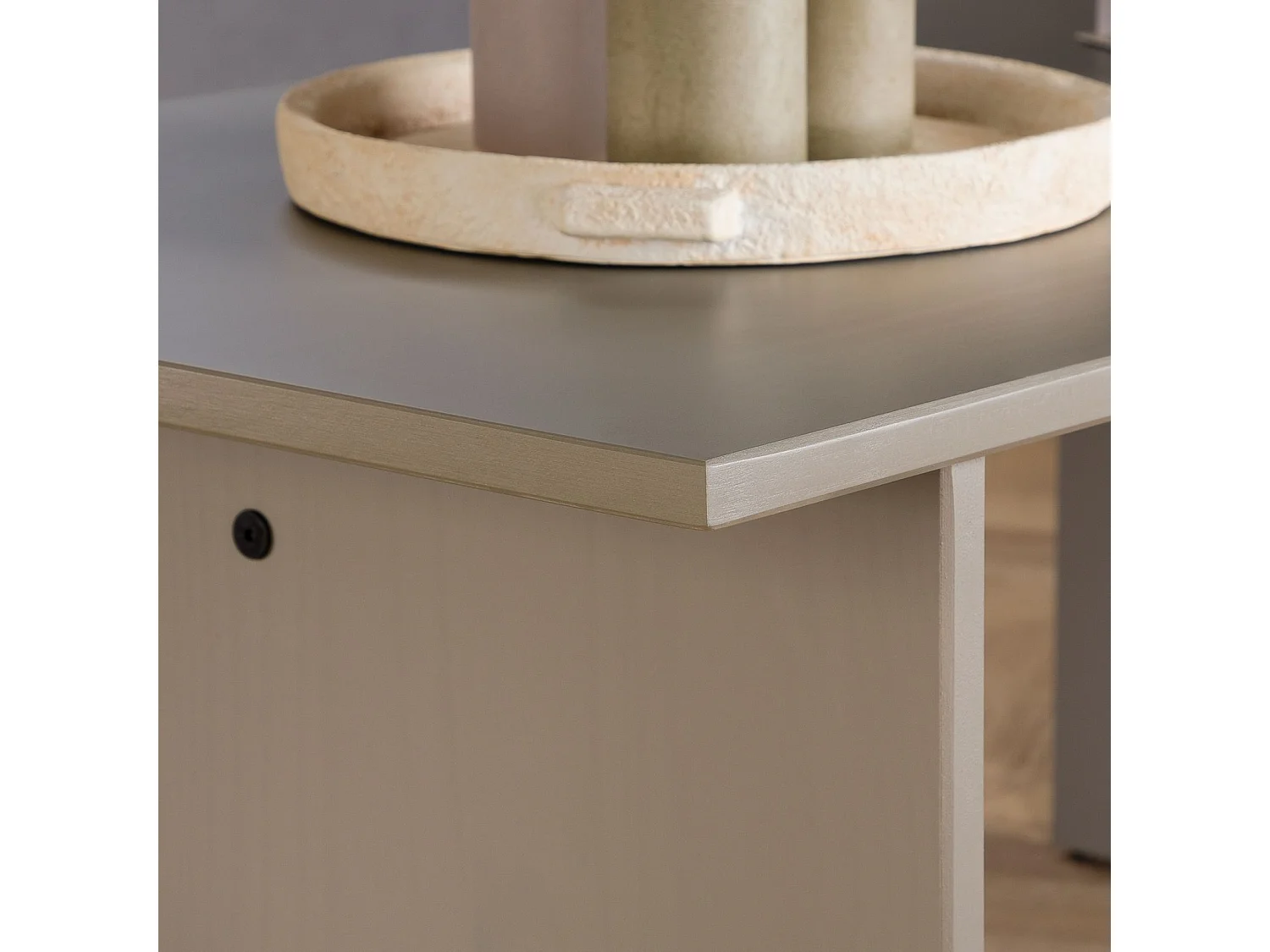 Table basse SALTO rectangulaire pour salon en bois massif gris, 110x45 cm, élégante et minimaliste, pieds en bois