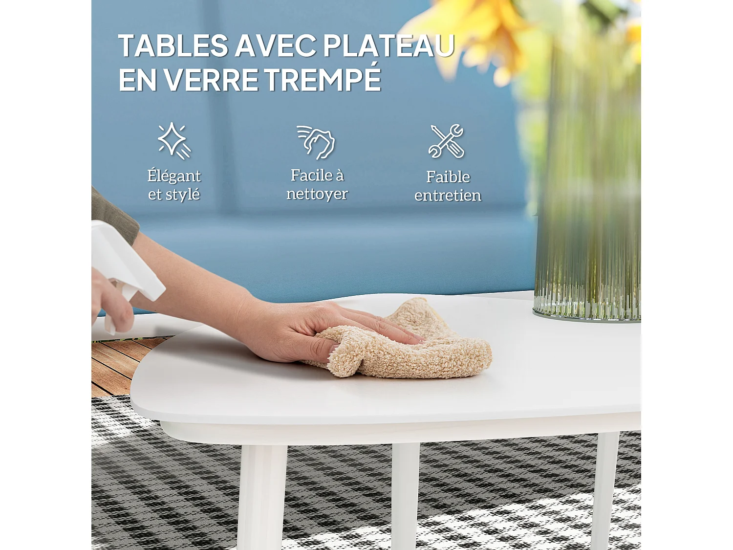 Salon de jardin 4 personnes 5 pièces 2 tables basses gigognes acier blanc accoudoirs effet bois coussins bleu