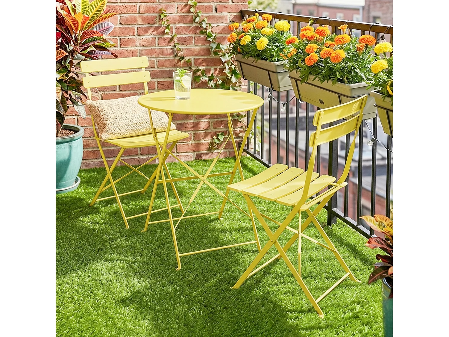 Salon de jardin bistro pliable 3 pcs table ronde métal thermolaqué jaune