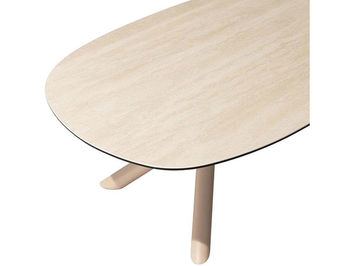 Table ovale en céramique effet Travertin et piètement beige 120x72 cm - Tundra