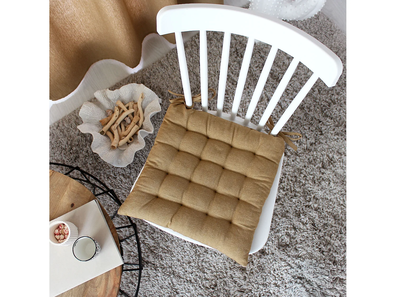 4 galettes de chaises carrées, 38x38cm, avec nouettes, beige Ocre, coton chambray, Collection Cambria, CMADECO