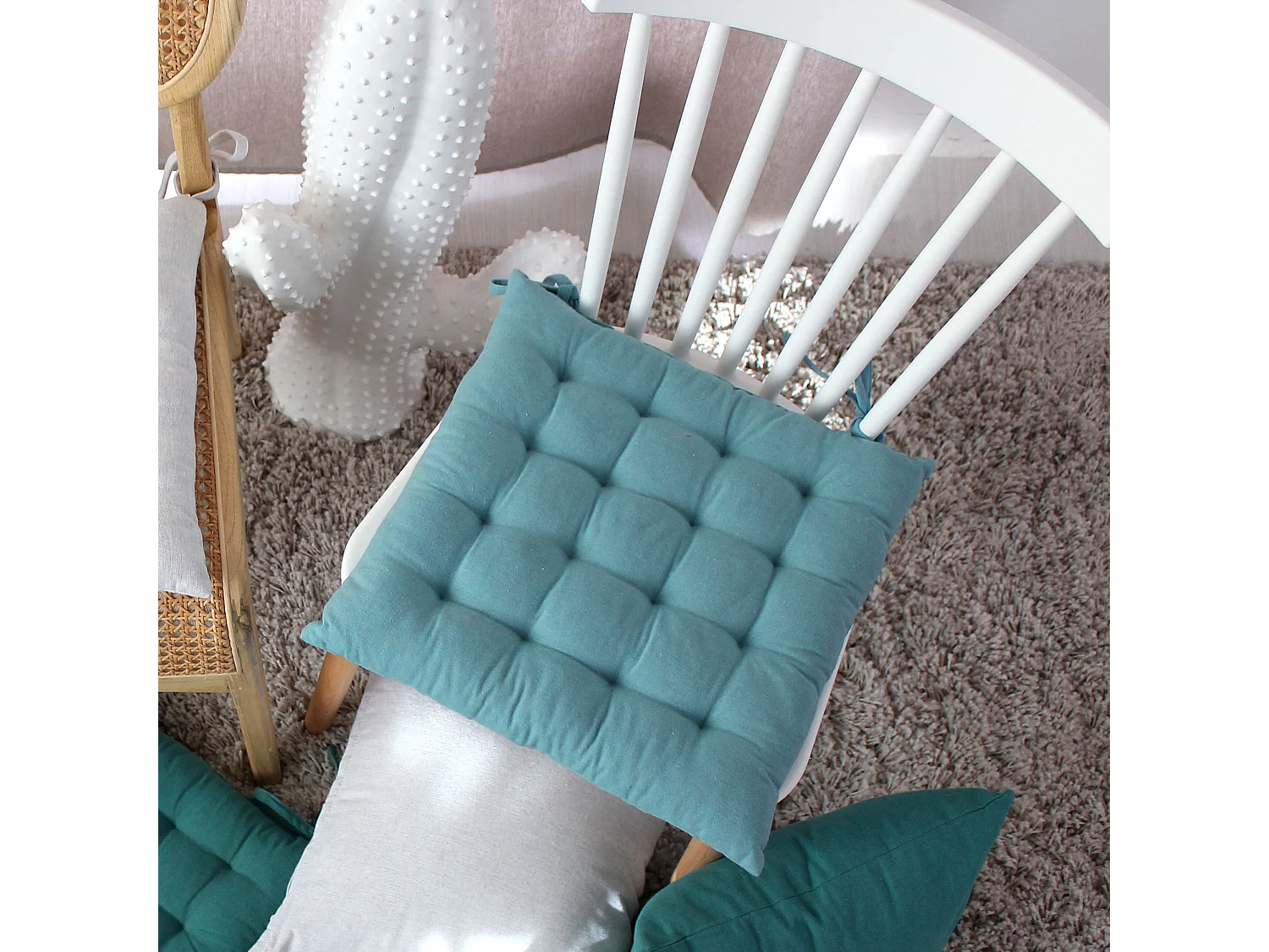 4 galettes de chaises carrées, 38x38cm, avec nouettes, bleu glacier, coton chambray, Collection Cambria, CMADECO