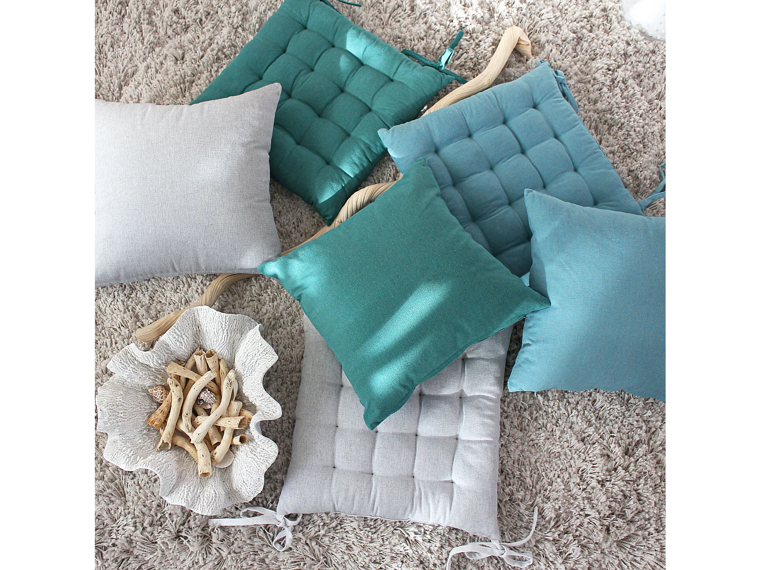 4 galettes de chaises carrées, 38x38cm, avec nouettes, coton chambray, Collection Cambria, CMADECO - Bleu