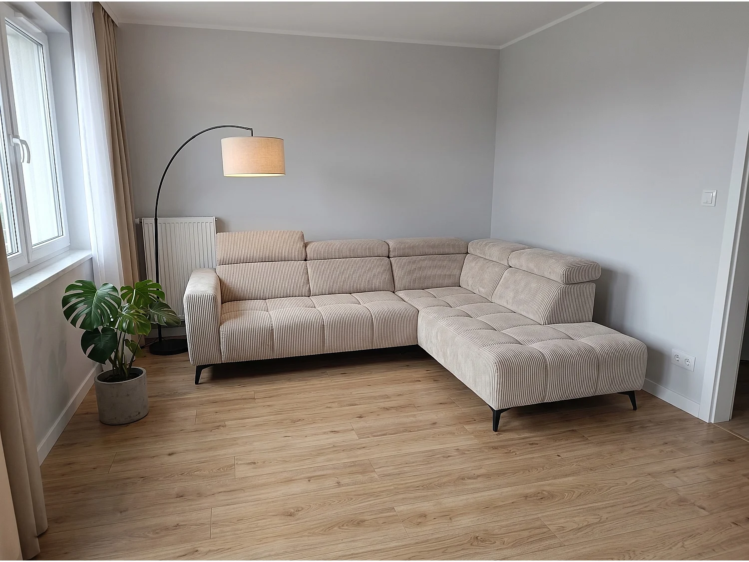 Canapé d’angle Felicity – premium, relaxation électrique, USB et design modern organic