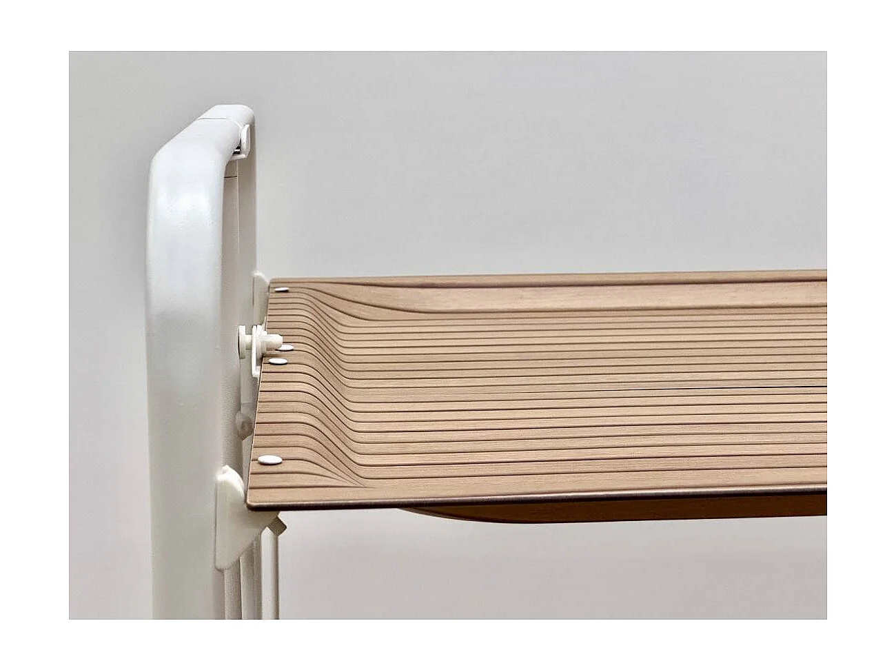 Carrito auxiliar plegable BAUHAUS con ruedas - Armazón metálico blanco, 2 niveles y 4 posiciones ajustables