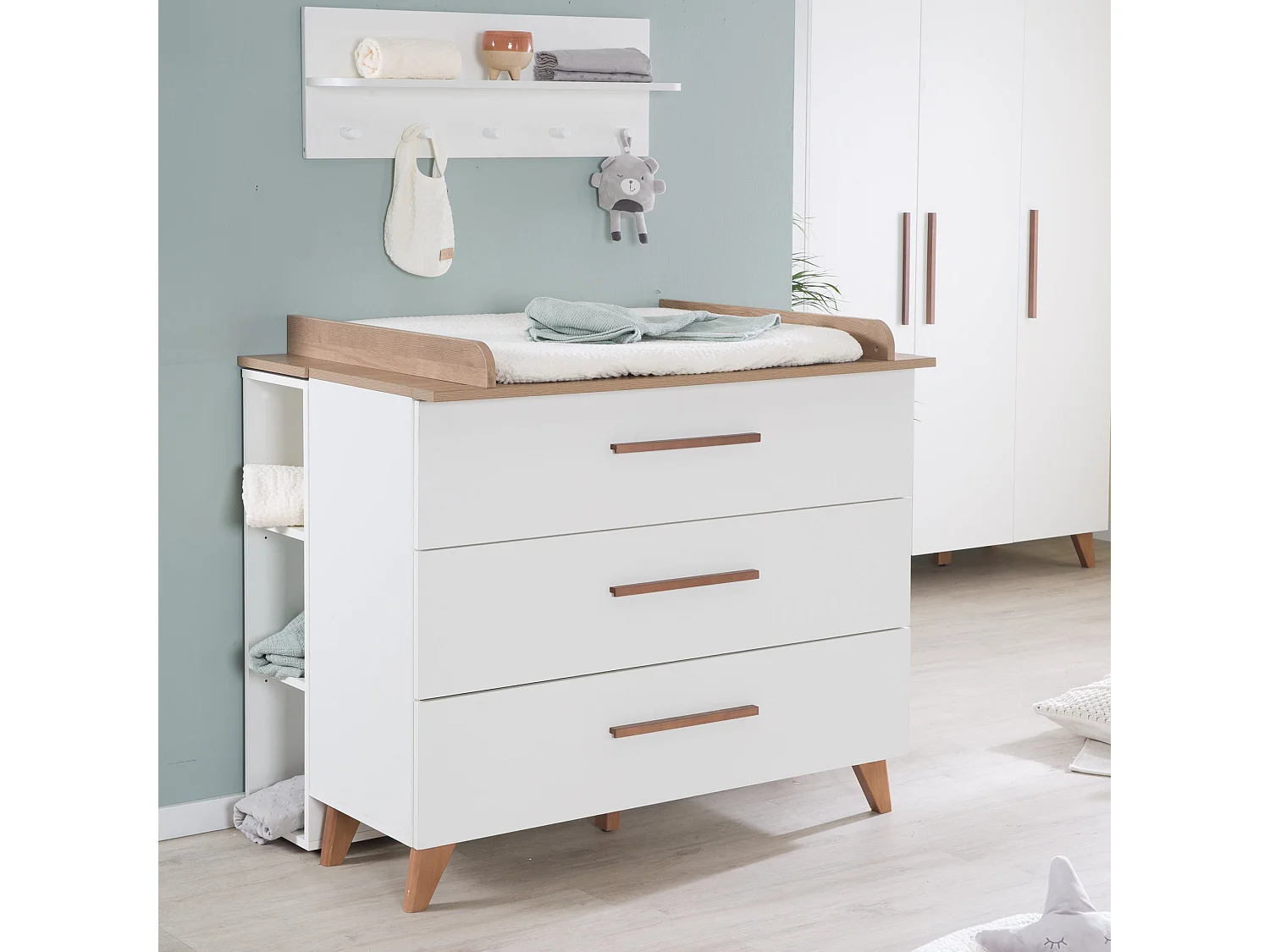 ROBA Chambre Bébé Ole – Lit Bébé/Enfant 70×140, Armoire & Commode À Langer – Blanc / Décor Chêne