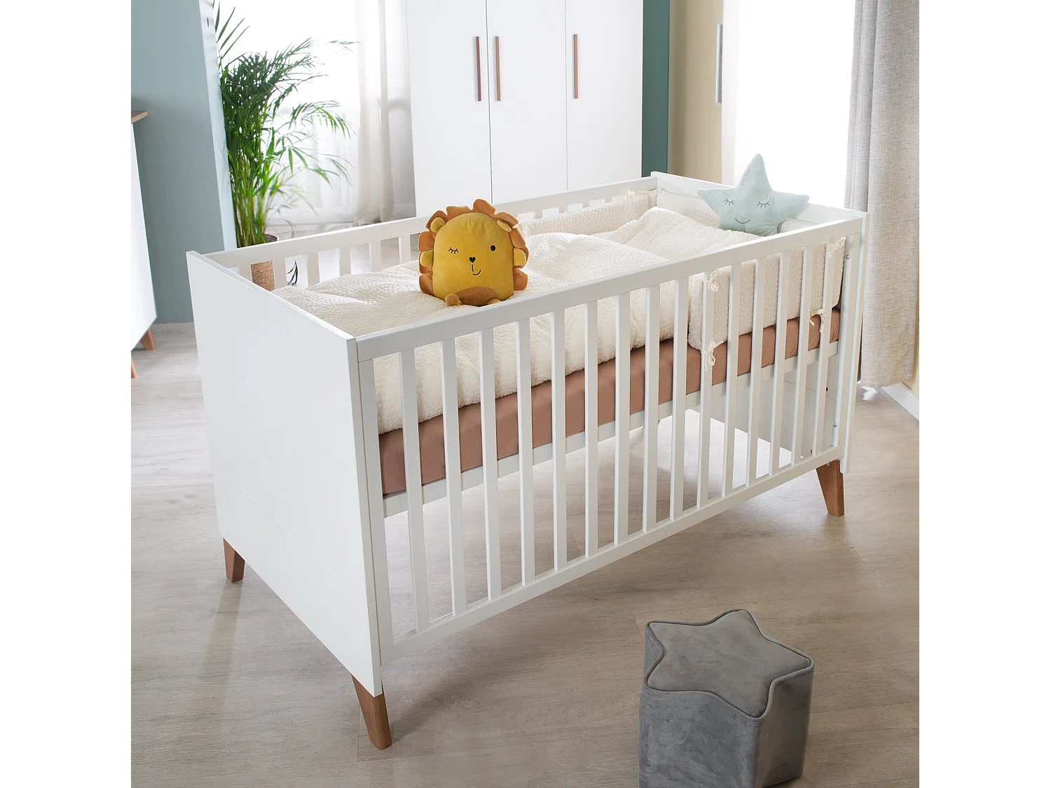 ROBA Chambre Bébé Ole – Lit Bébé/Enfant 70×140, Armoire & Commode À Langer – Blanc / Décor Chêne