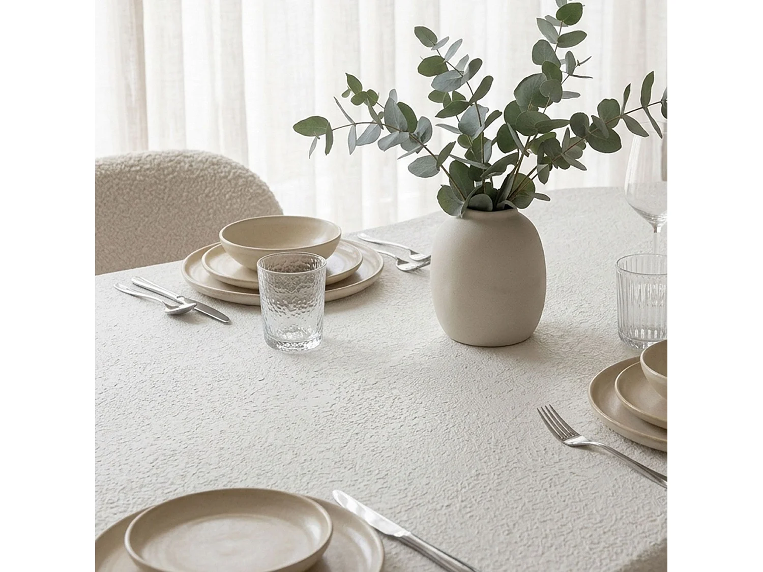 Table à manger forme nuage asymétrique L180cm VALDO Blanc minéral texturé