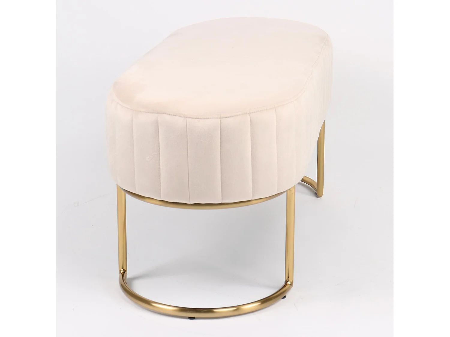 Banquette élégante matelassée Philomena pieds métal doré et Velours Beige