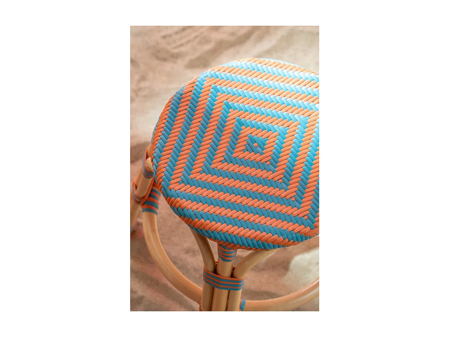 Tabouret en Rotin "Geo" 46cm Orange & Turquoise
