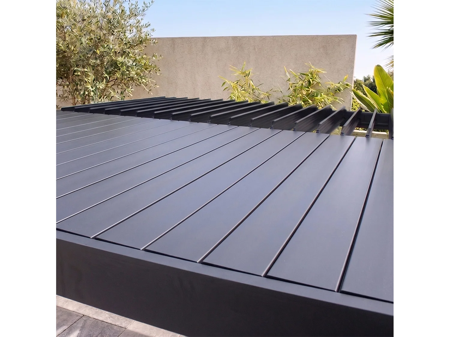 Pergola bioclimatique adossée en aluminium noir 3x3m SIFNOS