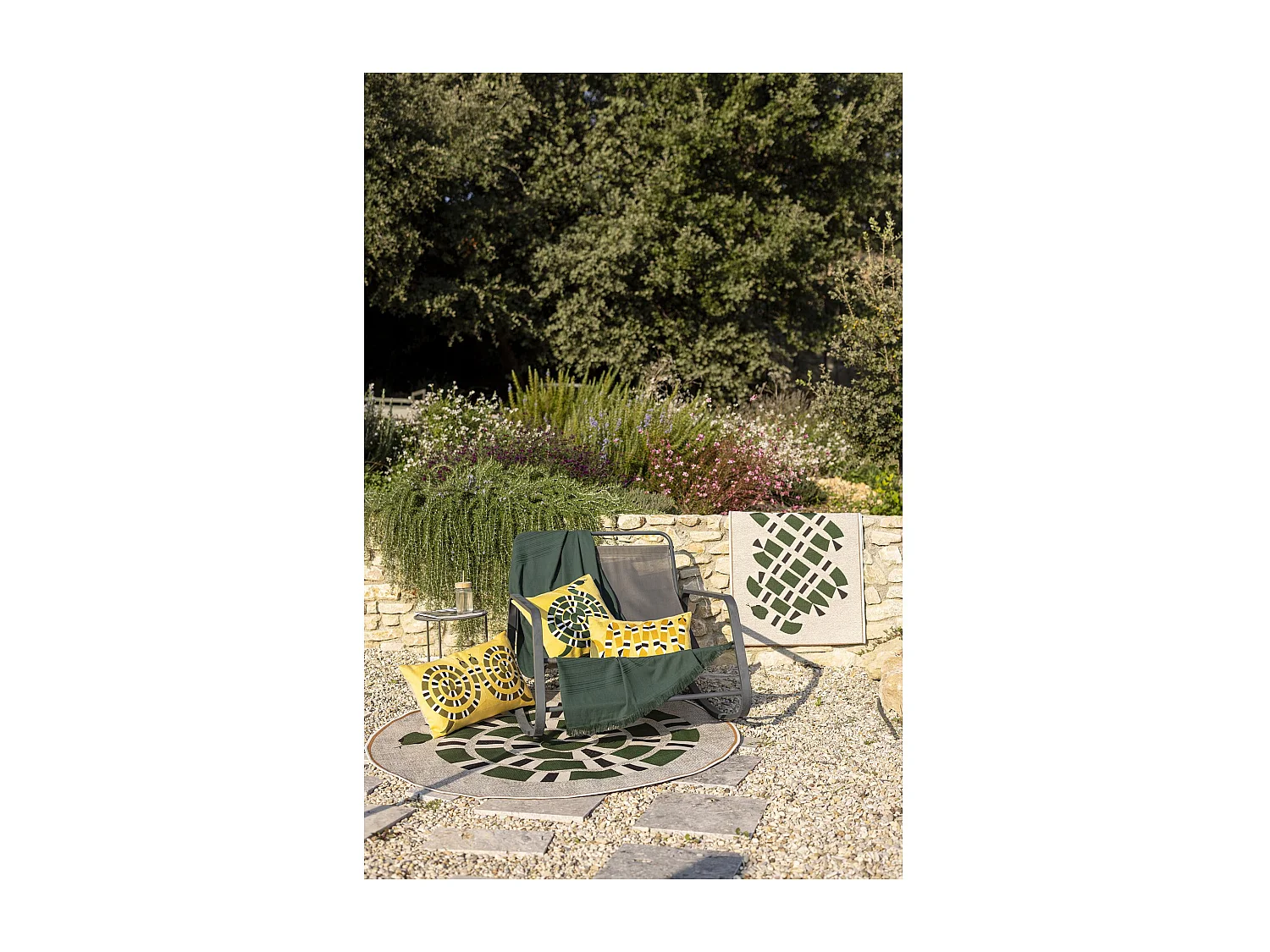 Coussin brodé Yoka mangue 45 x 45 cm Vivaraise