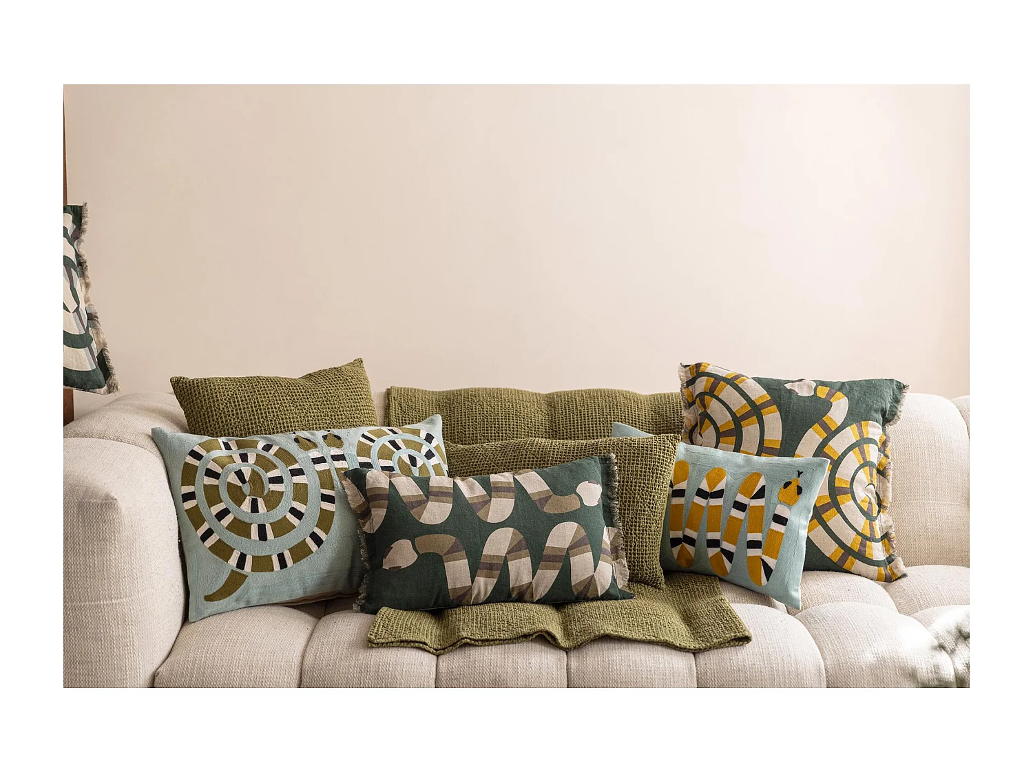 Geborduurd kussen Yoka Hemels 40 x 65 cm