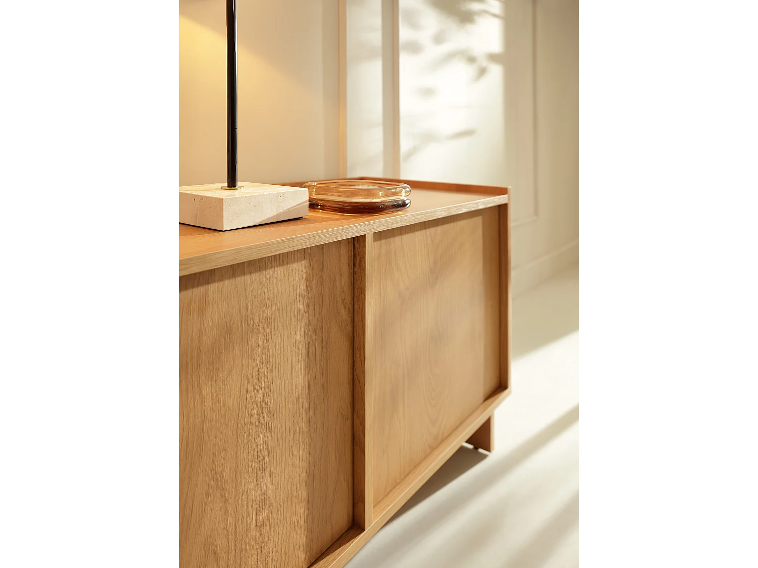 TV Schrank, karamellfarbene Eiche, 147 x 55 x 39 cm