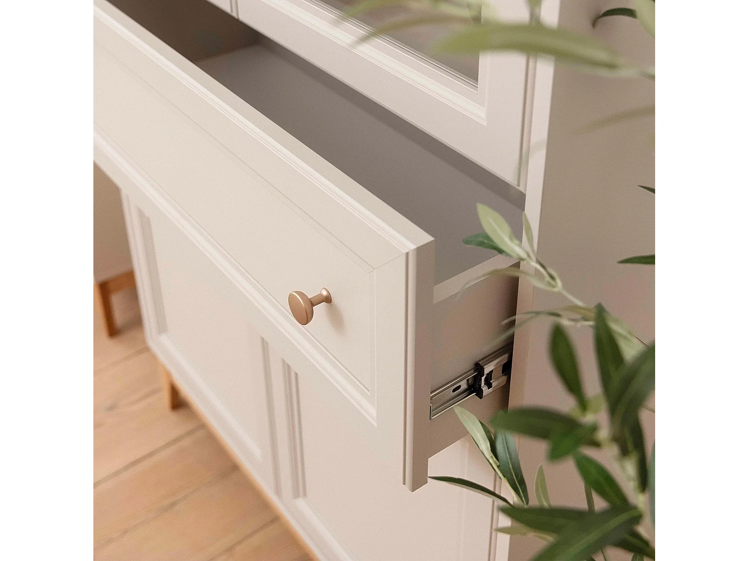 AX LIVING Vitrine Nymphen Cashmere schmal Glas 2 Türen 1 Schublade MDF Eiche Beine