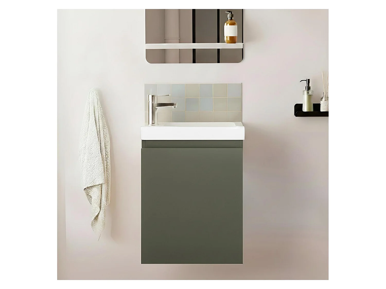 Hangend fonteintje met chromen kraan LISA