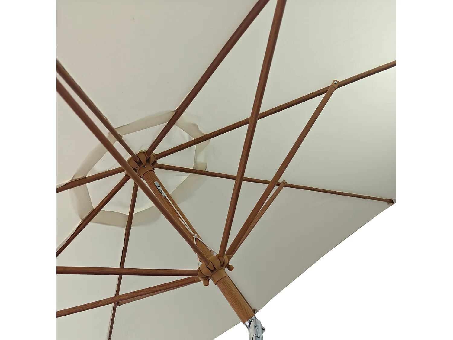Parasol droit HAPUNA rond 3,30m de diamètre beige et effet bois - HAPPY GARDEN