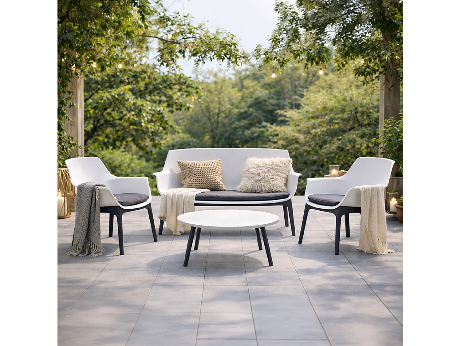 Salon de jardin 4 places blanc avec table basse IZMIR