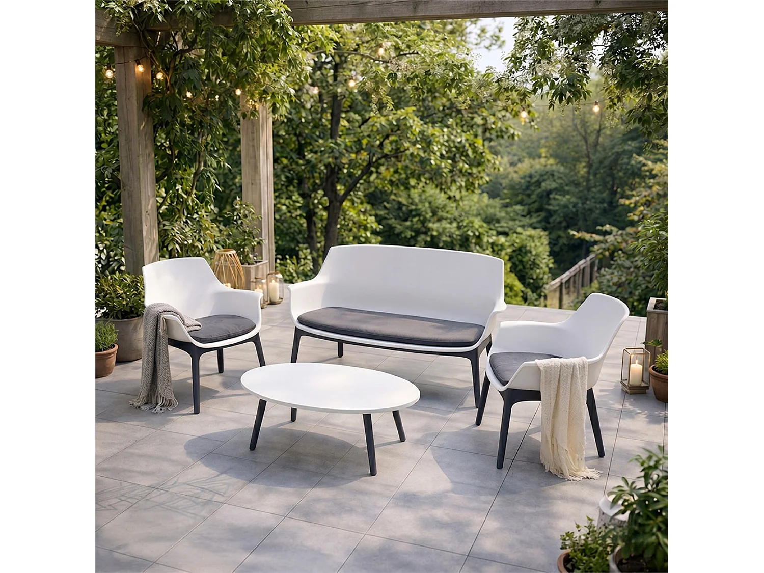 Salon de jardin 4 places blanc avec table basse IZMIR