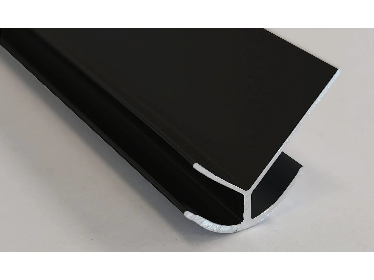 Profil de finition angle extérieur aluminium 16 mm 2,80 m - mat Noir Silver Gold