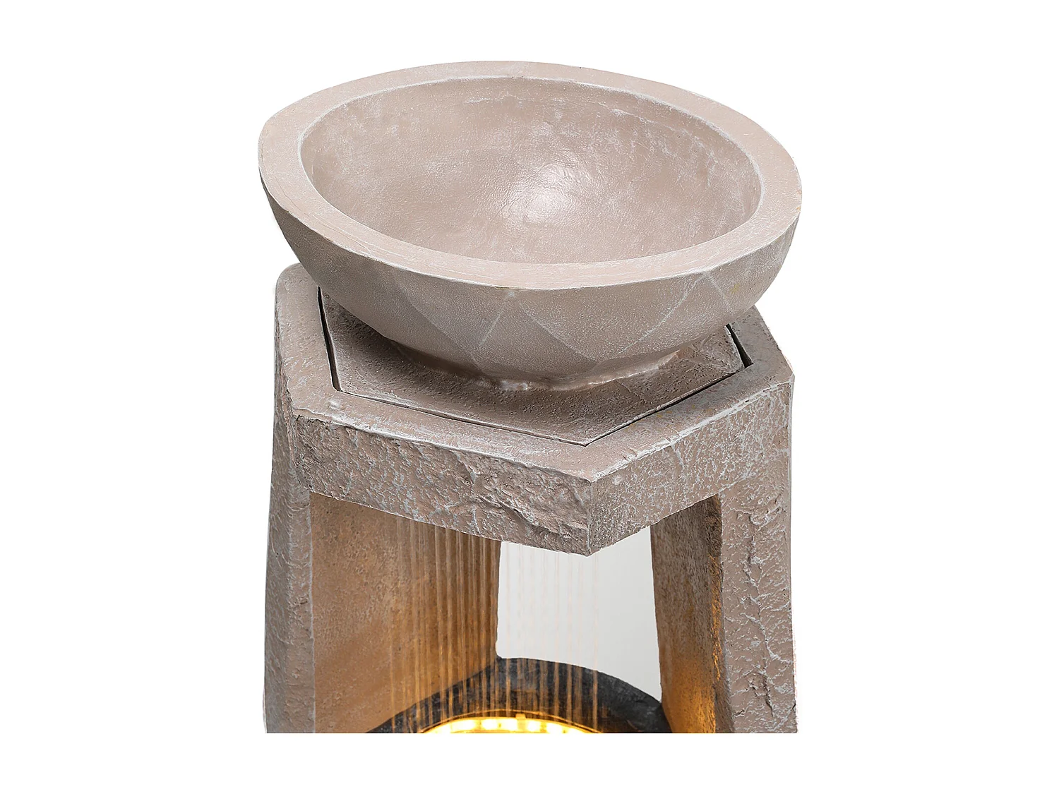 Buitenfontein van beige kunsthars met ledverlichting, met een natuursteenlook.
