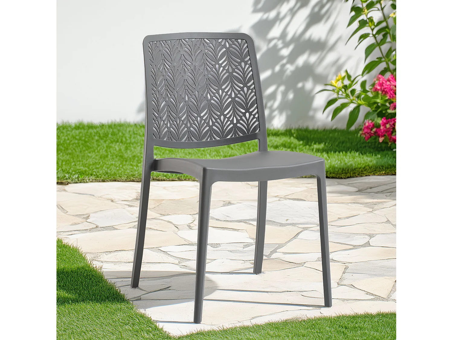 Lot de 4 chaises empilables en polypropylène renforcé avec fibre de verre, pour jardin ou intérieur, déperlantes et résistantes, design moderne - YARA - Gris foncé