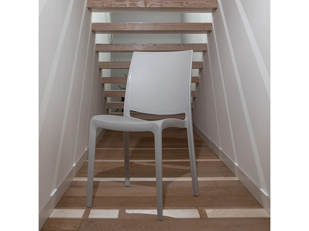 Lot de 6 chaises en polypropylène, empilables pour extérieur et jardin, bar et restaurant, cuisine, design moderne - Carmen - Gris clair