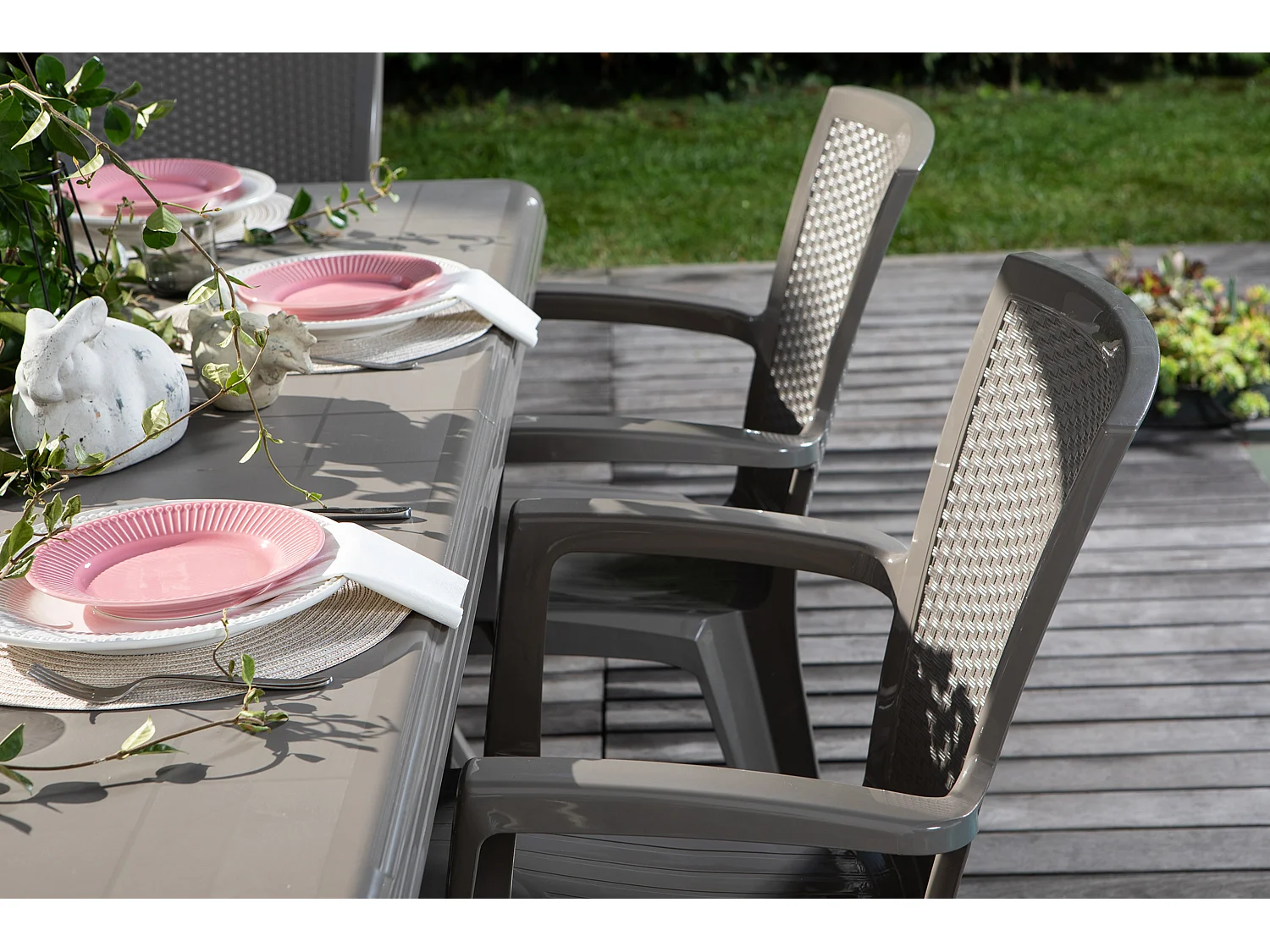 Set de 6 chaises monobloc en polypropylène avec fibre de verre, effet rotin, empilables pour extérieur et jardin, bar et restaurant - Diana - Taupe