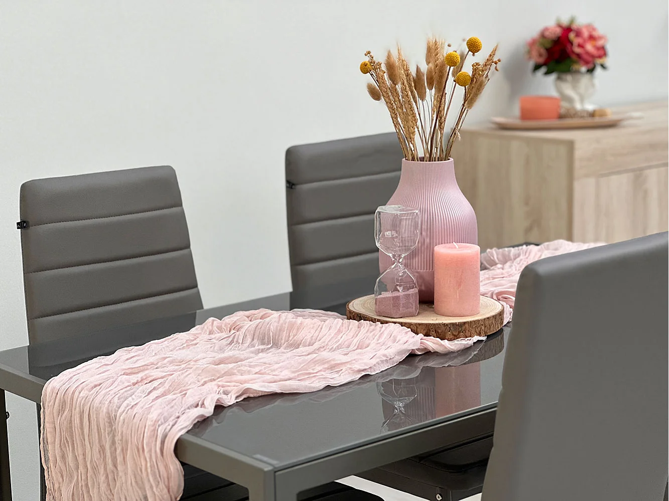 Ensemble de salle à manger avec 4 chaises et table rectangulaire, style moderne, plateau en verre trempé, chaises en similicuir – Ettore+Lidia/Taupe