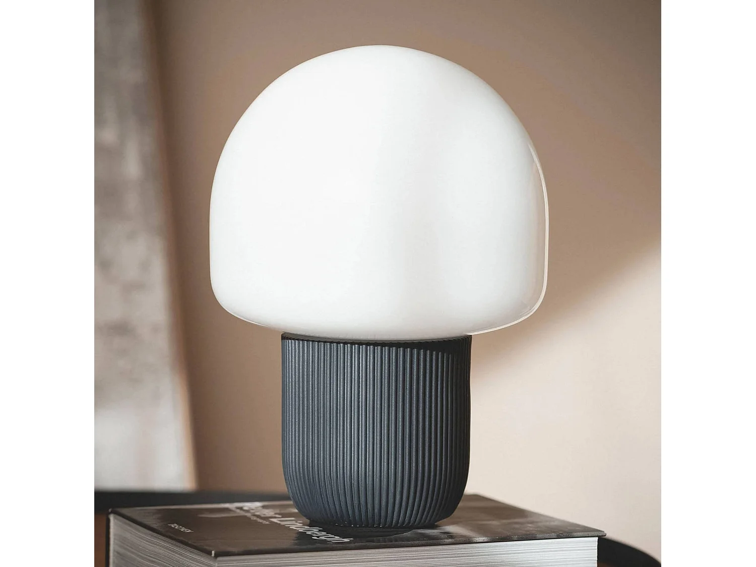 Lampe de table intérieur résine et PVC Ø18cm noir - Sano