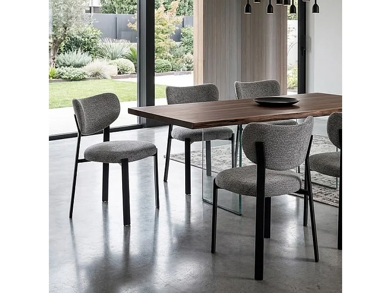 Chaise moderne en tissu gris et métal noir Zita