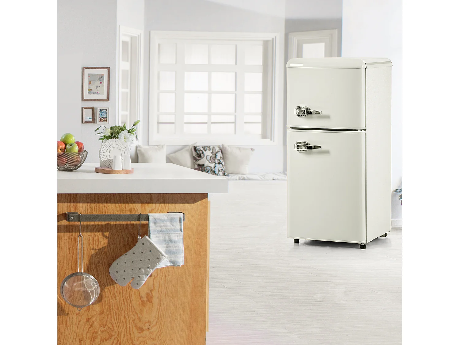 Mini Réfrigérateur Retro - 60L Total, 22L Congélateur, 38L Réfrigérateur - Énergie Classe E - avec LED - Blanc crémeux