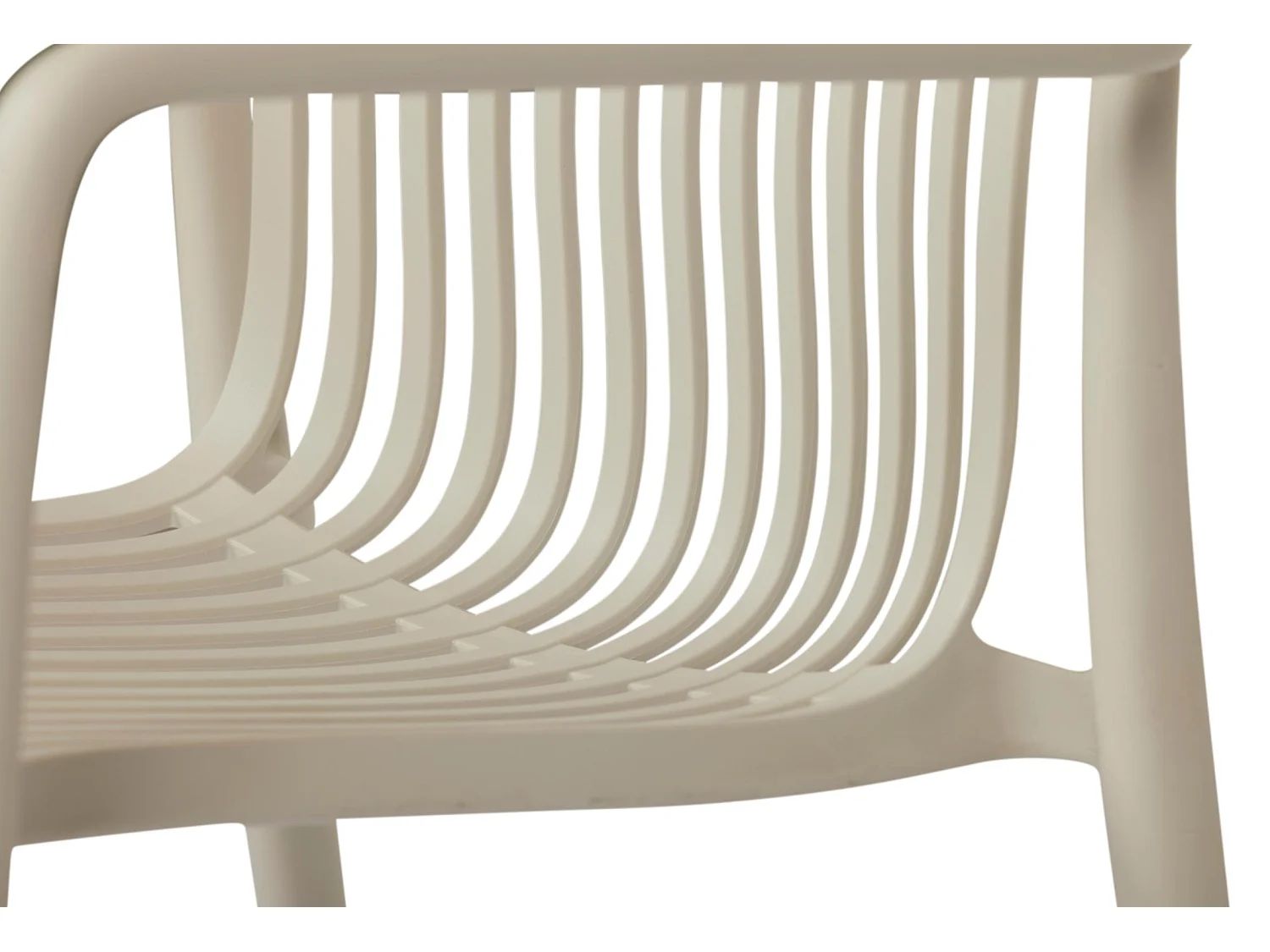 Iben chaise de jardin avec accoudoirs empilable couleur sable.