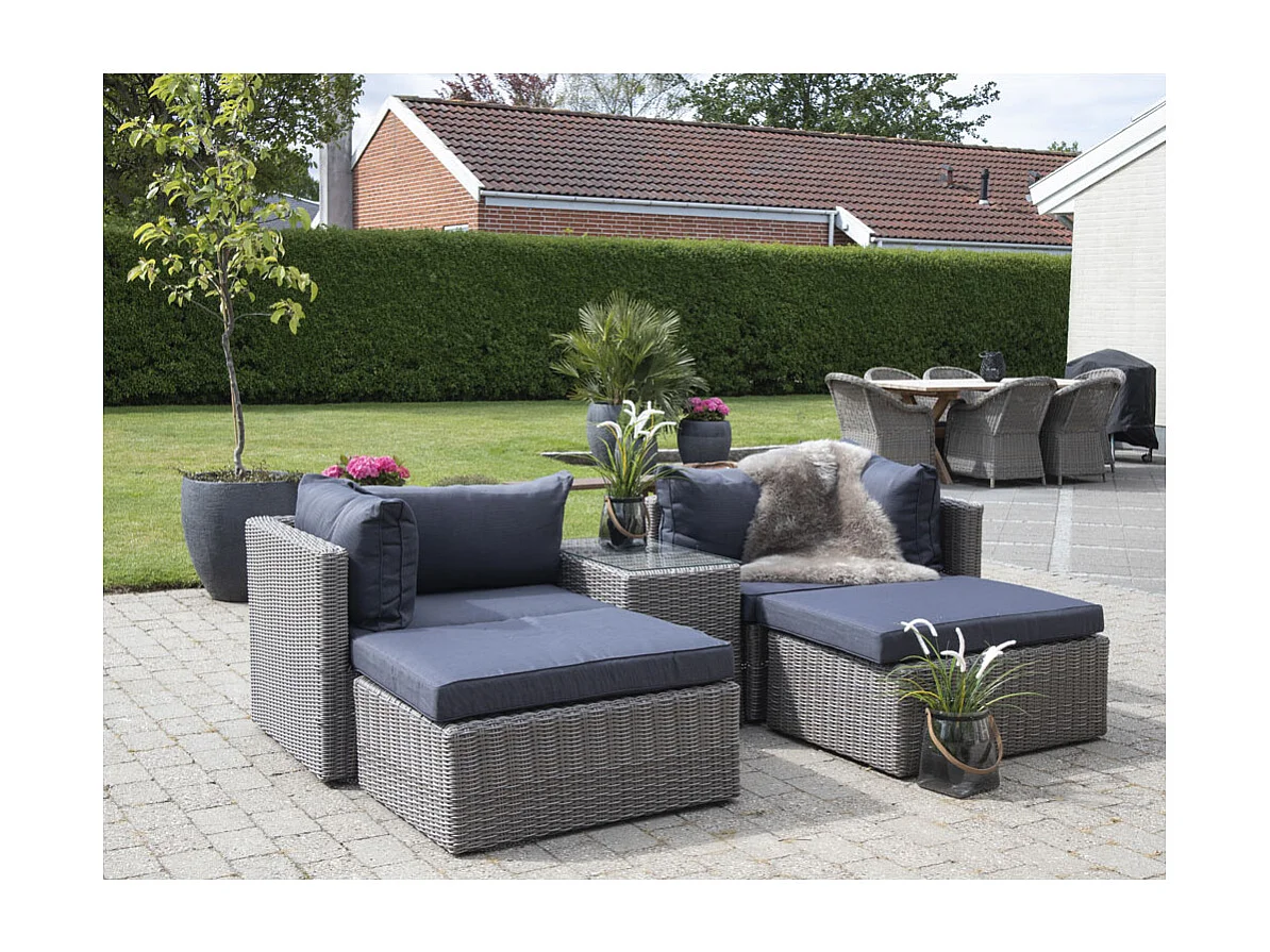 Rosino Loungeset inkl. Sitzkissen, grau mit schwarzen Sitzkissen.