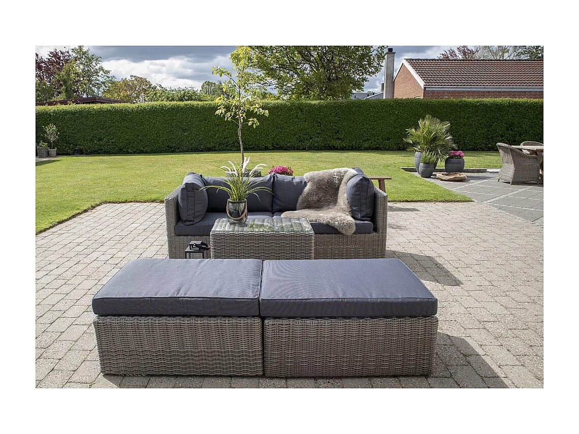 Rosino Loungeset inkl. Sitzkissen, grau mit schwarzen Sitzkissen.