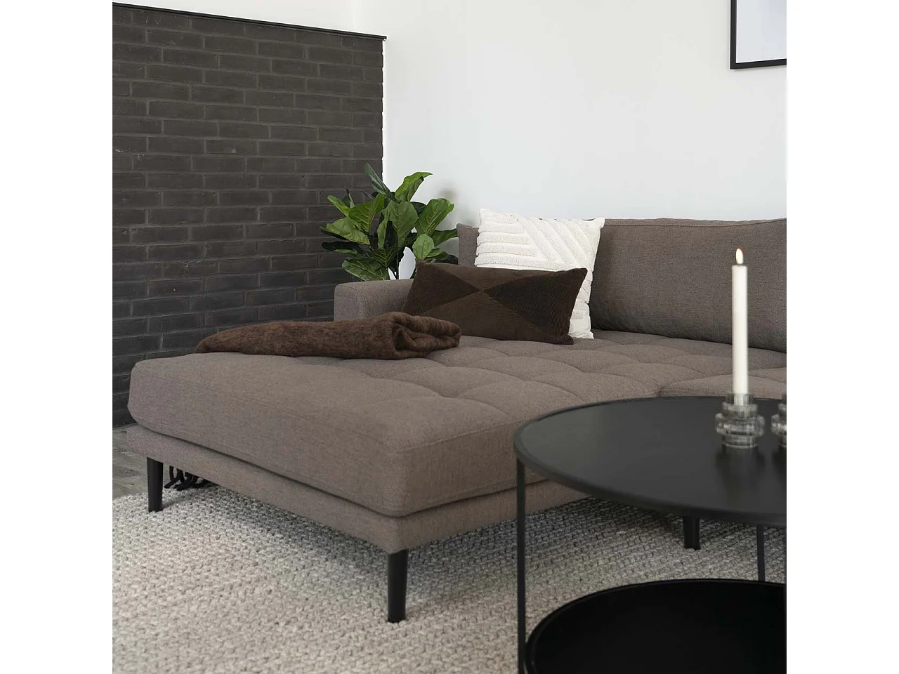 Lido Sofa , Loungesofa links gewendet mit 4 Kissen braun.
