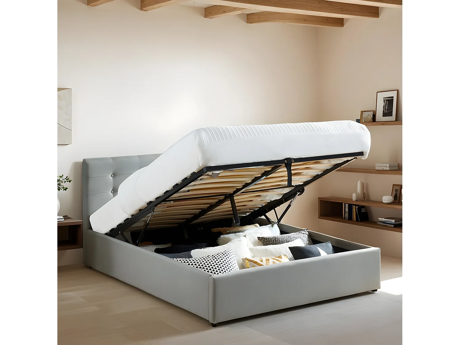 Lit coffre 180x200 en tissu gris clair avec tête de lit et sommier à lattes - Tina