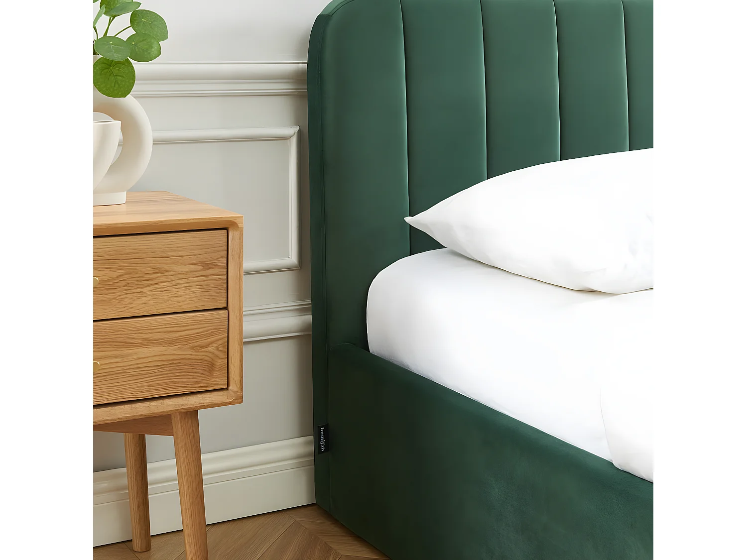 Lit coffre 180x200 cm en velours vert avec tête de lit + sommier relevable à lattes - Ava