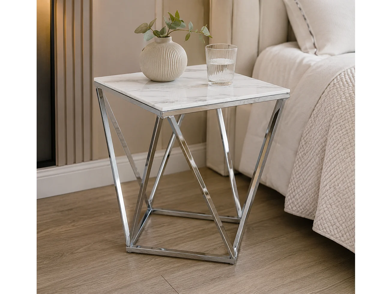 Bout de Canapé ALINA Chrome & Marbre Blanc – 50x50x56 cm