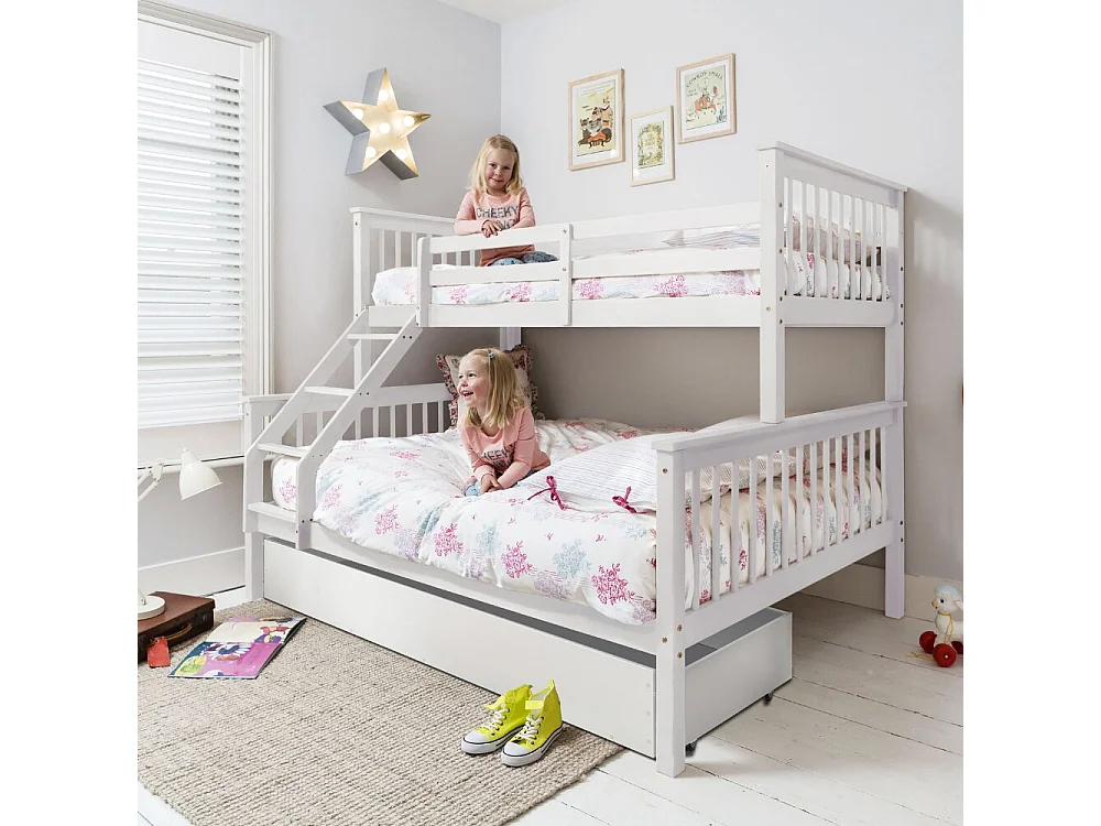 Noa & Nani Hanna Triple Bunk Bed with Flo Pull Out Trundle in White