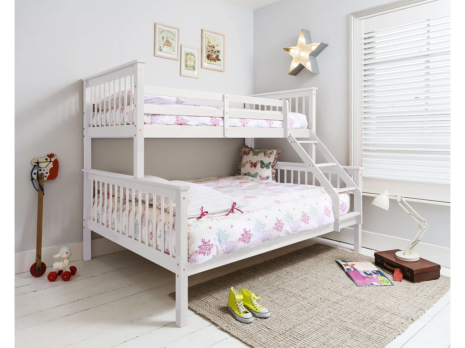 Noa & Nani Hanna Triple Bunk Bed with Flo Pull Out Trundle in White