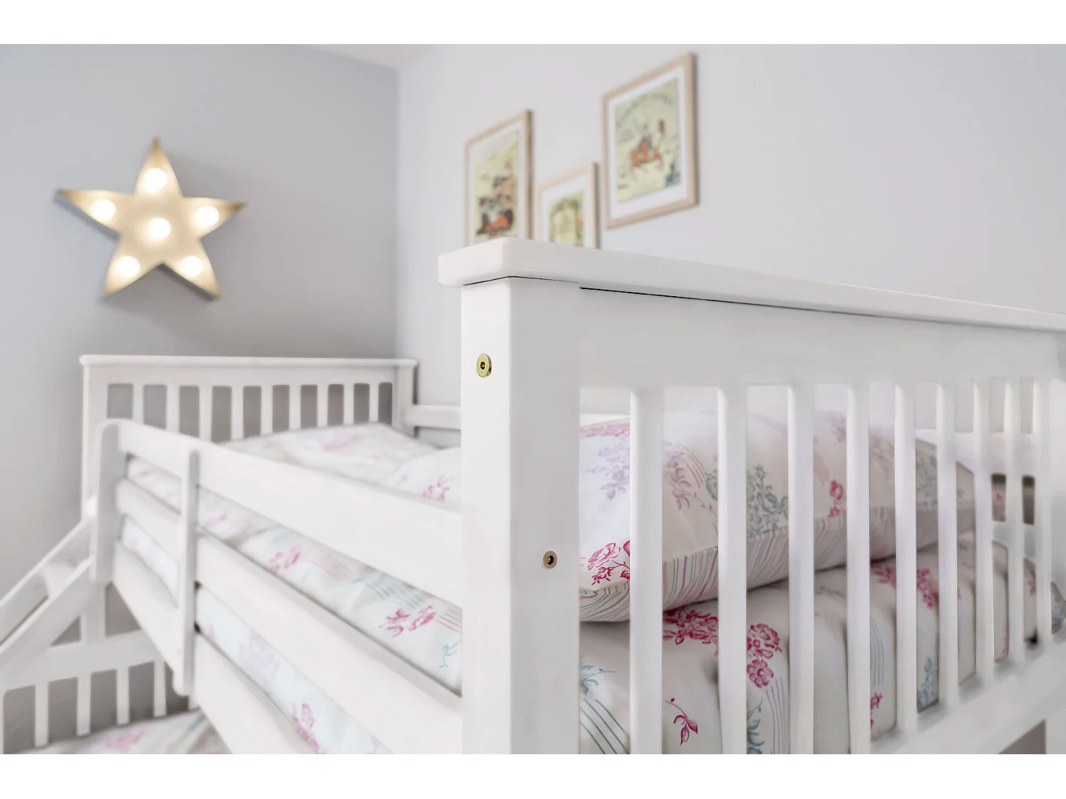 Noa & Nani Hanna Triple Bunk Bed with Flo Pull Out Trundle in White
