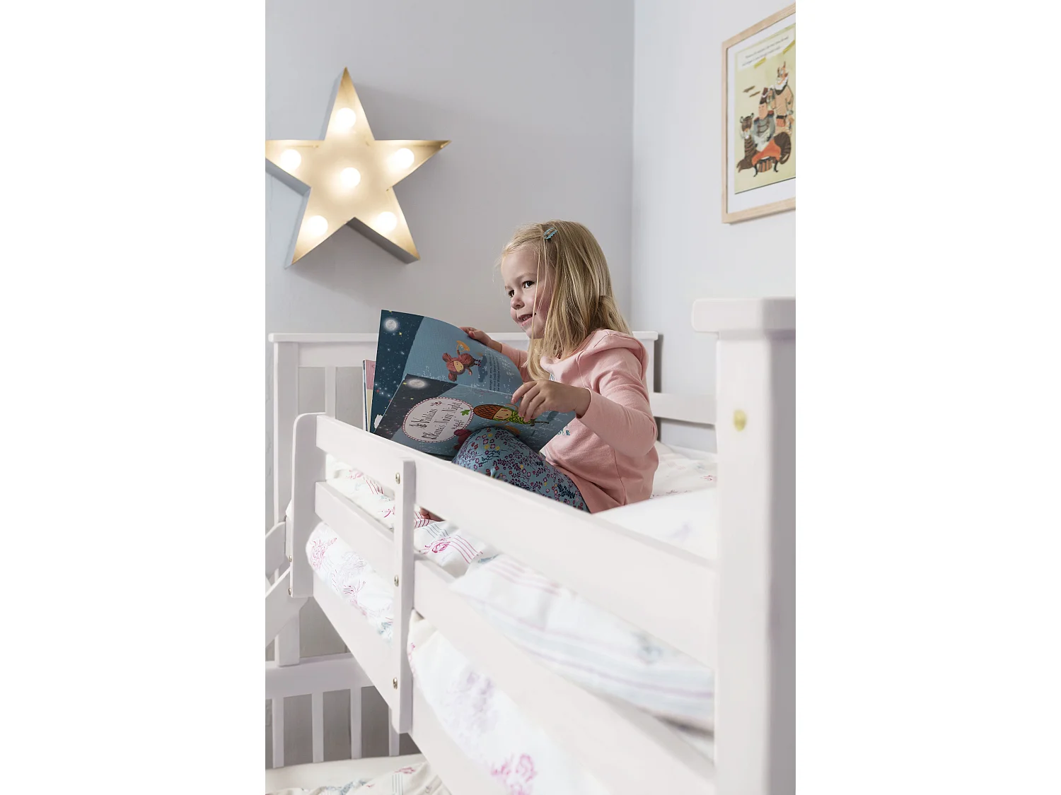 Noa & Nani Hanna Triple Bunk Bed with Flo Pull Out Trundle in White