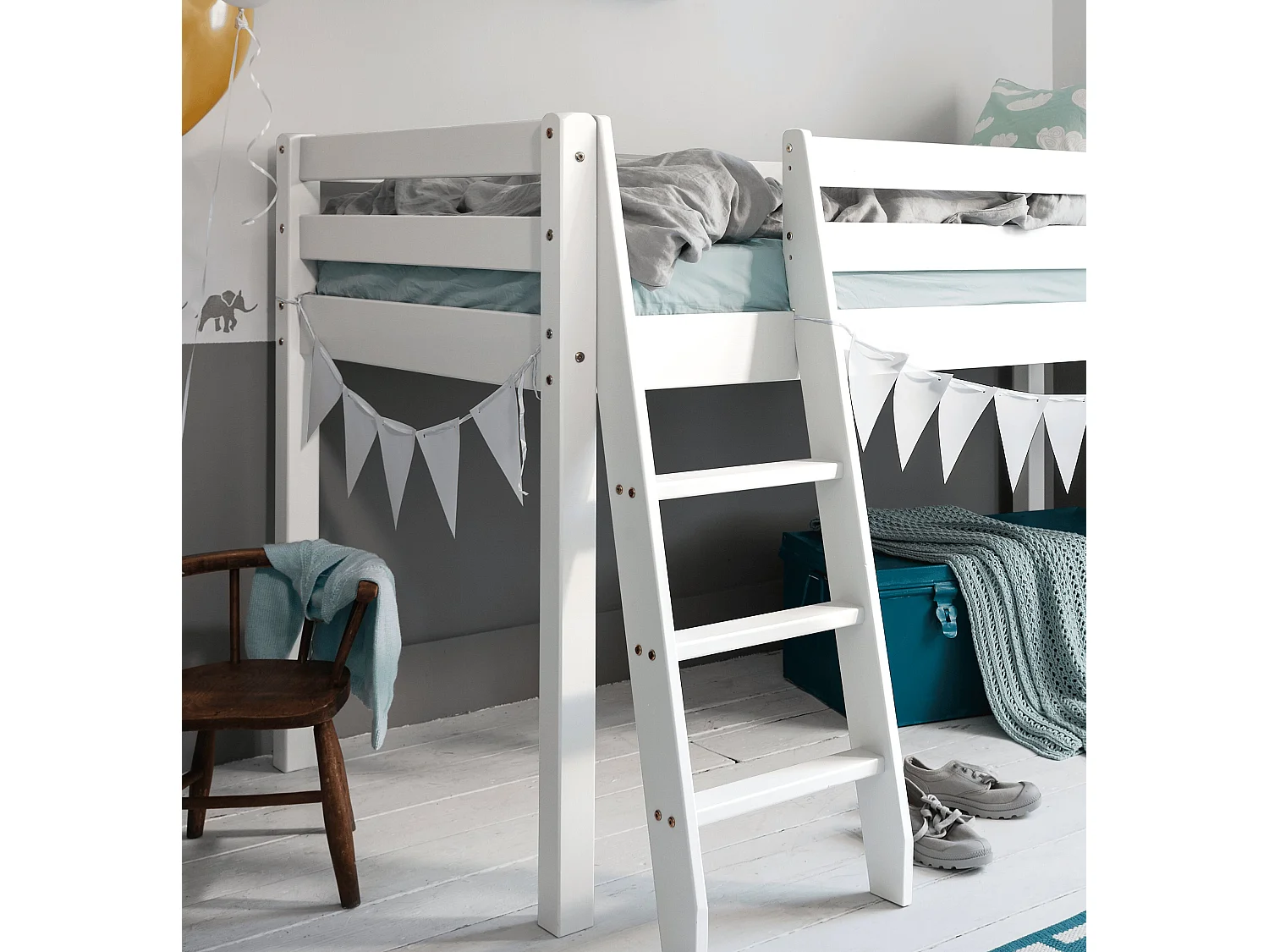 Noa & Nani Ontario Cabin Bed Midsleeper Shorty in White