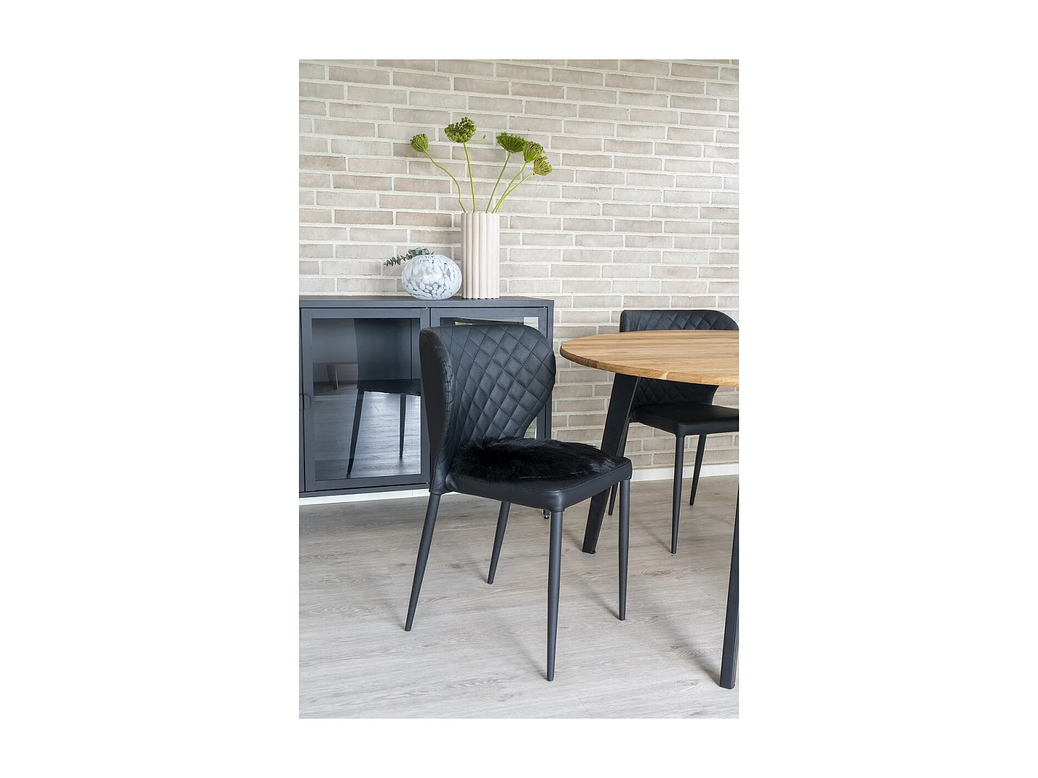 Coussin de siège rond en peau d'agneau artificielle noire Ø 35 cm