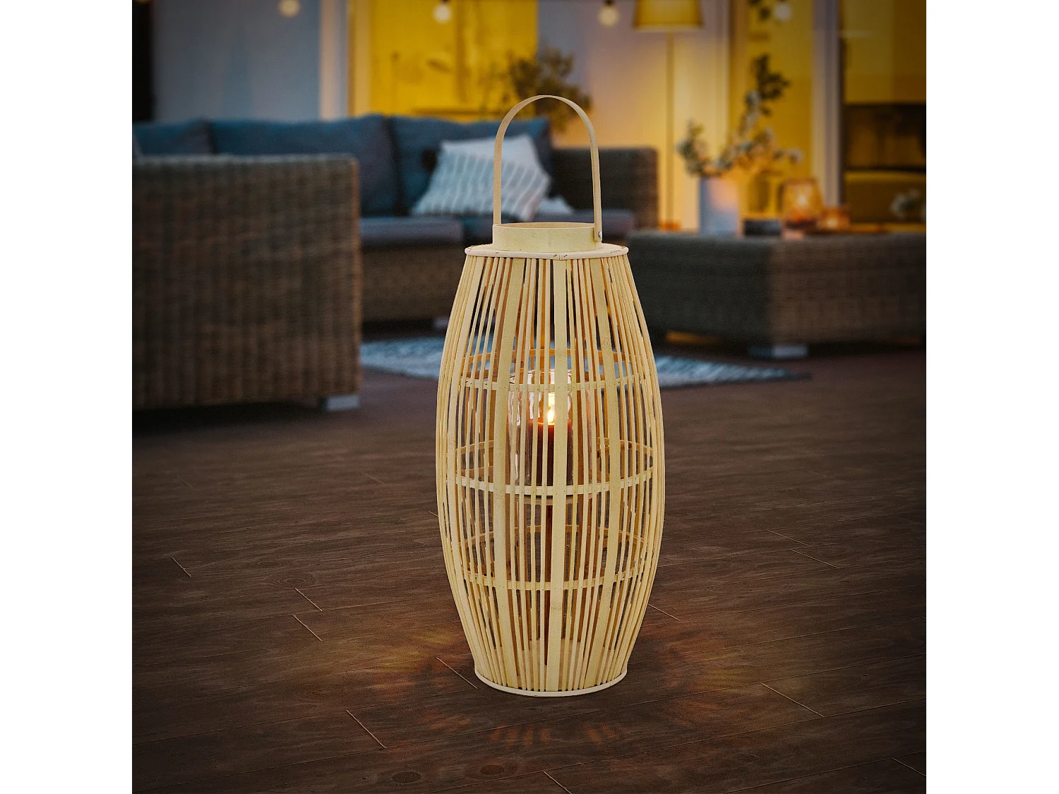 Lanterne en bambou H 75 cm naturel avec poignée et insert en verre style bohème pour jardin salon porte-bougie tressé décoratif extérieur ou intérieur