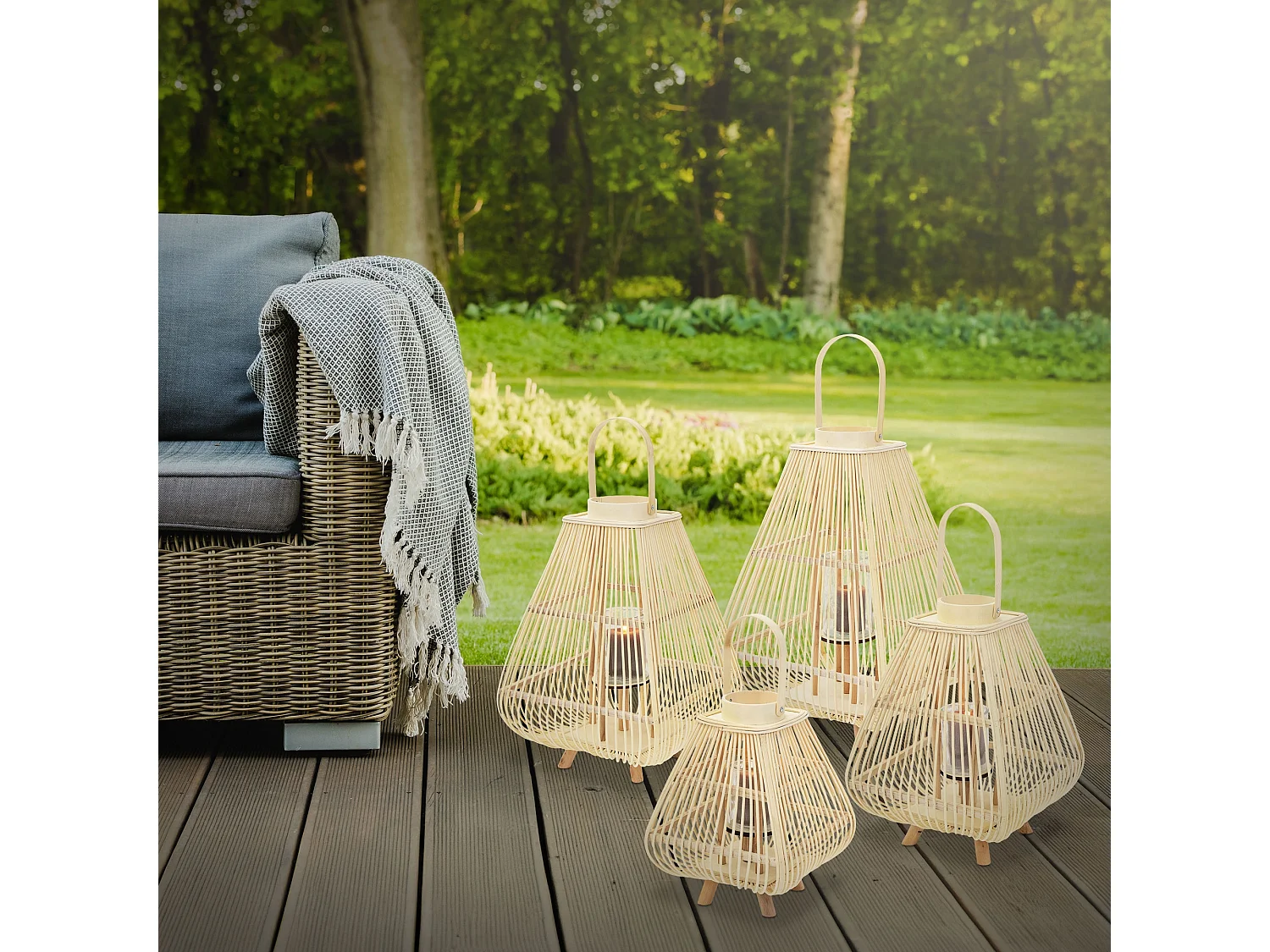 Lanterne en bambou 55.5 cm naturel avec poignée et insert en verre style bohème pour jardin salon porte-bougie tressé décoratif extérieur ou intérieur